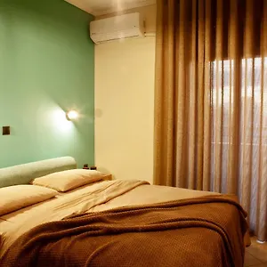 Designer Close To The Center + Free Parking Daire